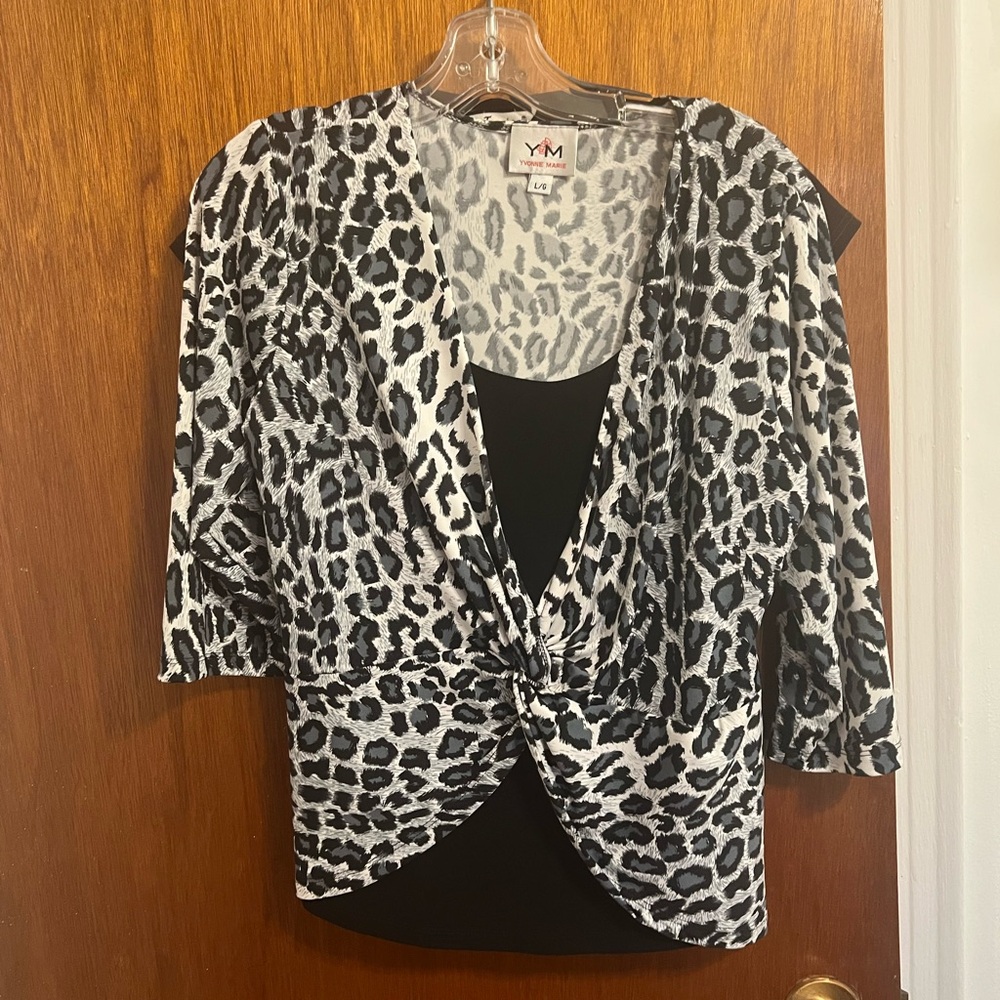 Women's Leopard Print Knot Front Top